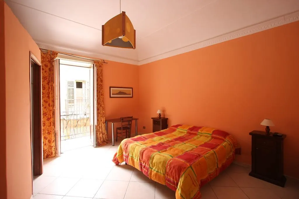 Alojamento de Acomodação e Pequeno-almoço B&B Alla Vucciria Palermo